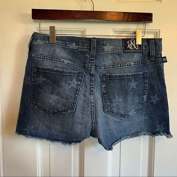 Rock & Republic star jean shorts - Picture 2 of 6